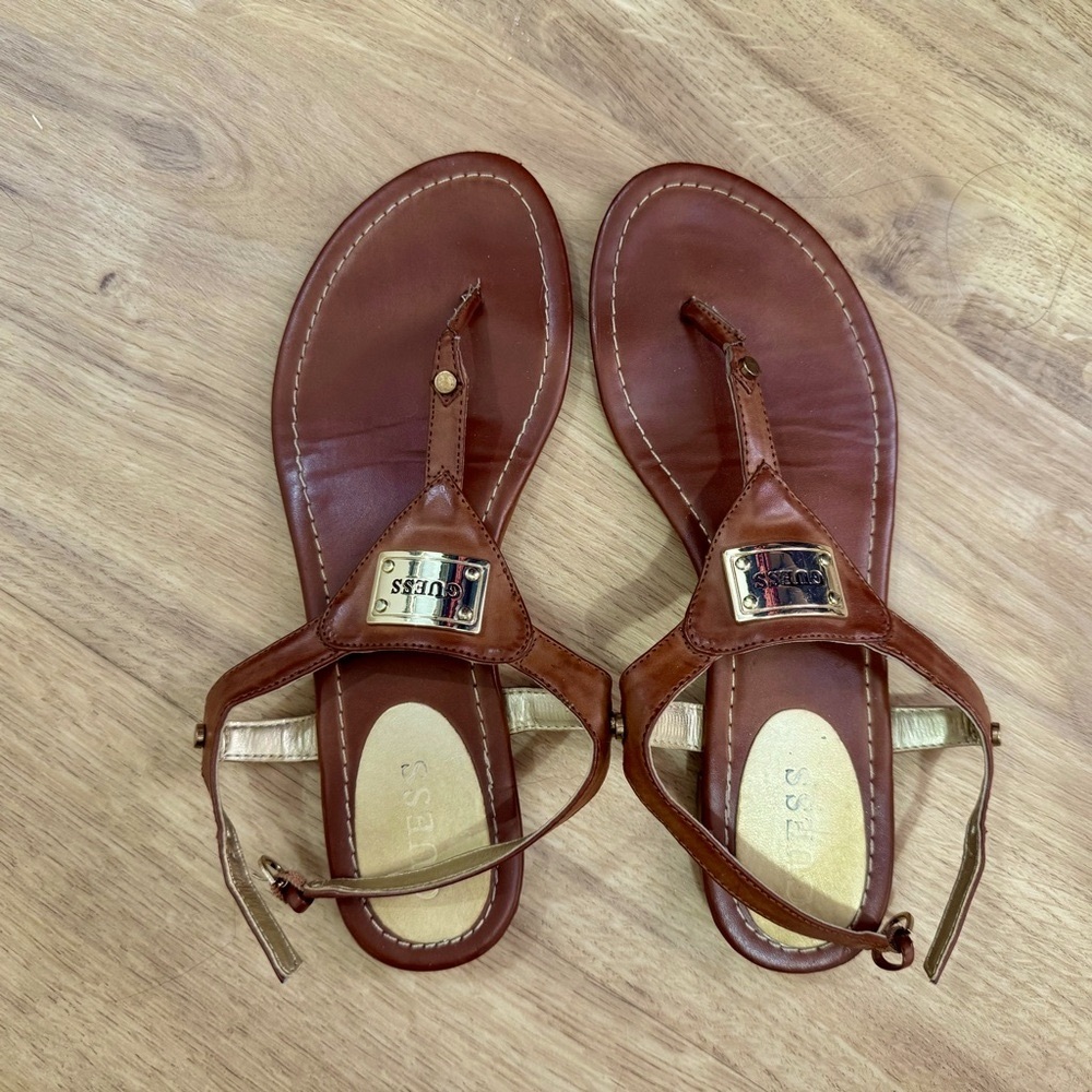 Guess Brown Leather T-Strap Sandals. Size 8.5